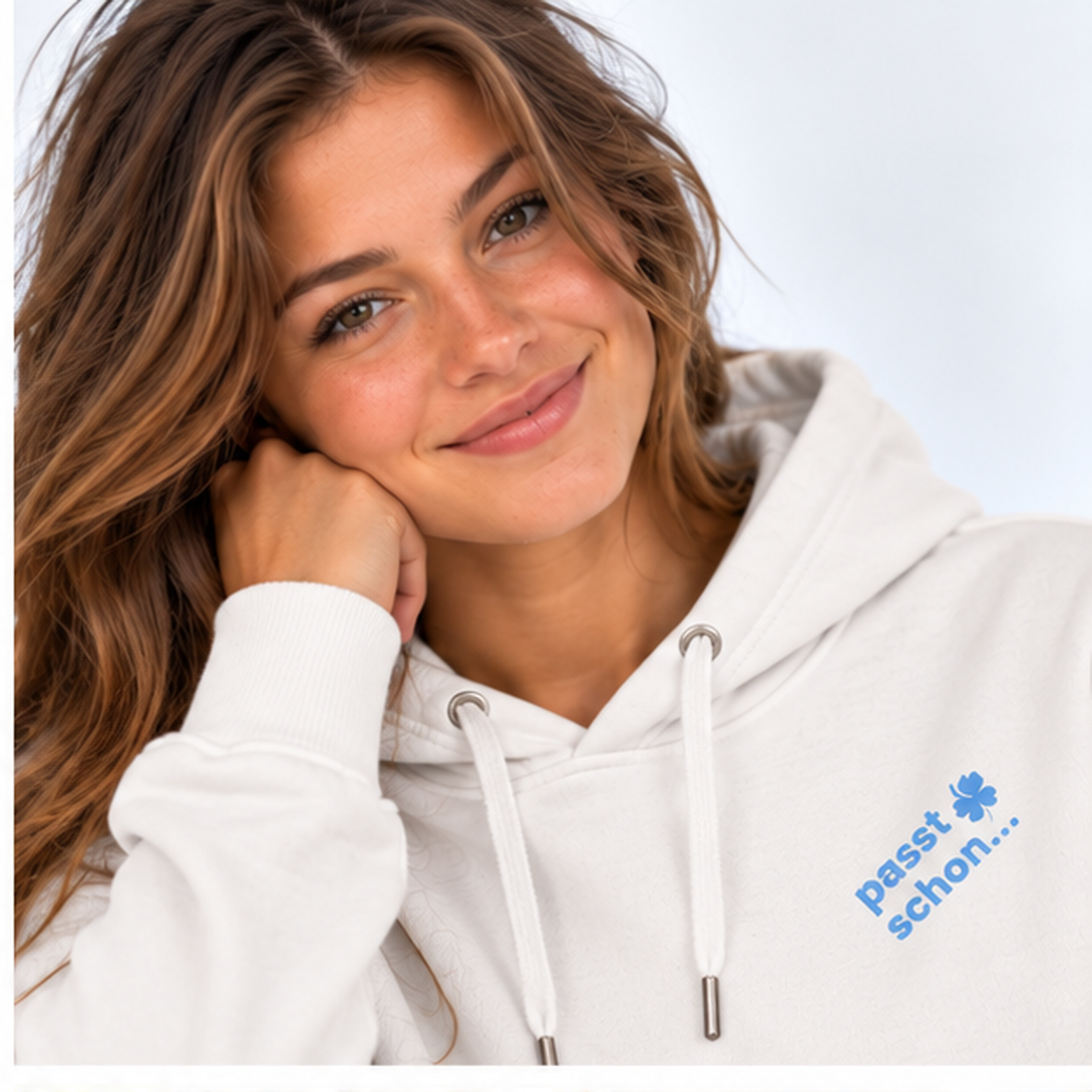 Lisi №1 – Weißer Hoodie mit rosa Logodruck