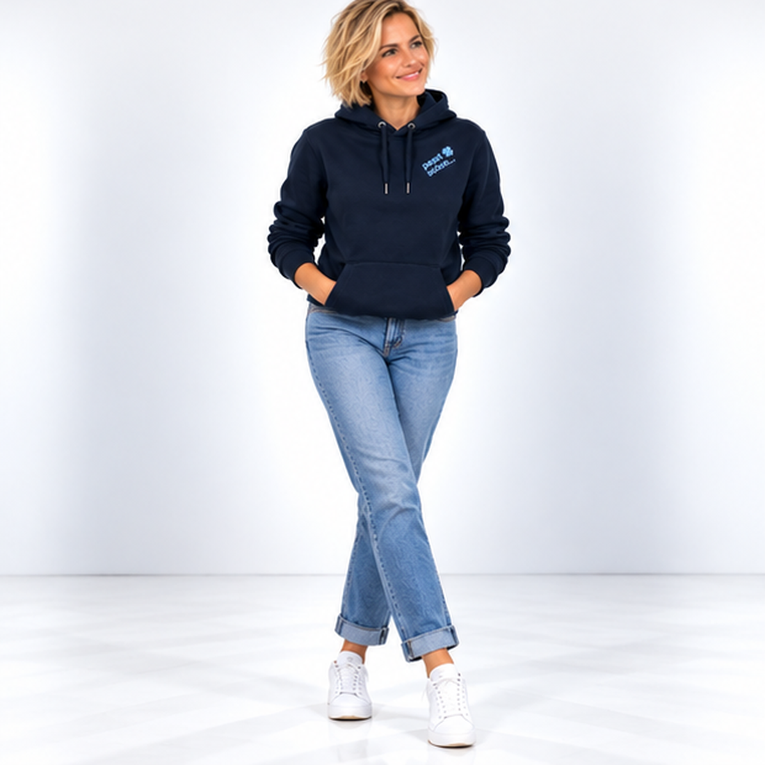 Lisi №3 – Dunkelblauer Hoodie mit rosa Logodruck