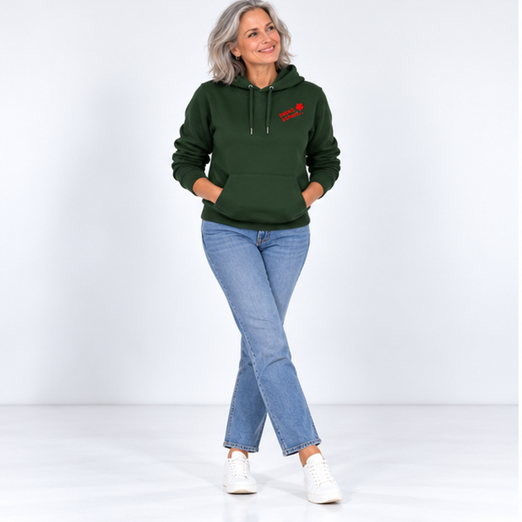 Lisi №9 – Dunkelgrüner Hoodie mit rotem Logodruck