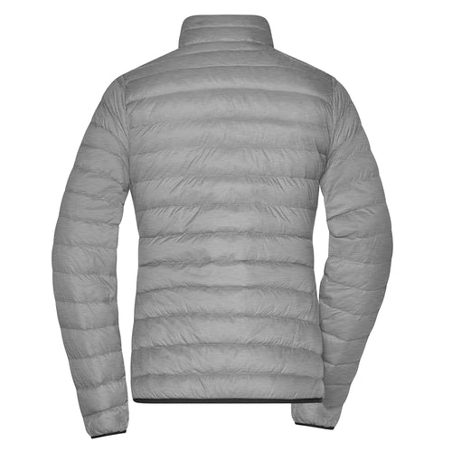 Anita №3 – Silberne, klassisch geschnittene Daunenjacke mit dunkelgrau-grüner Logostickerei