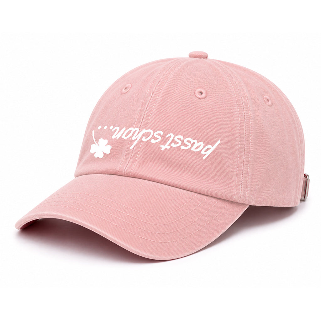 Toni №4 – Soft Rosa Dad Kappe mit weißem passt schon…🍀 Logo