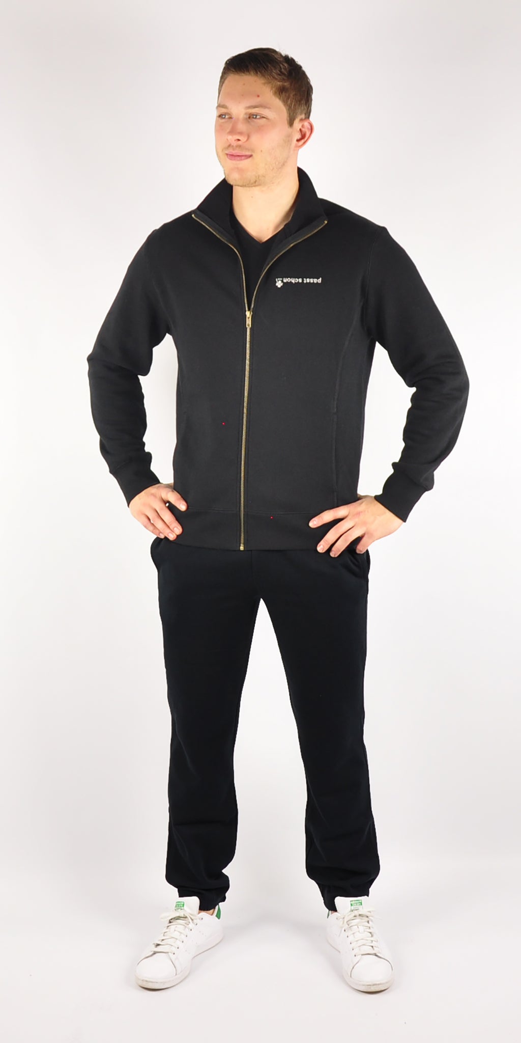 Maxi №2 – Schwarze Jogginghose mit weißem Druck