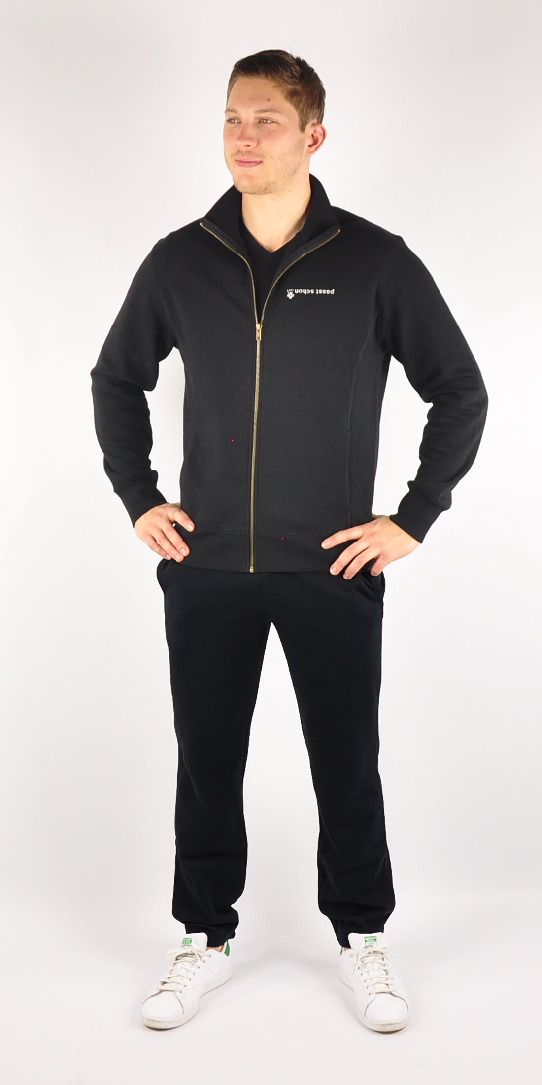 Maxi №2 – Schwarze Jogginghose mit weißem Druck