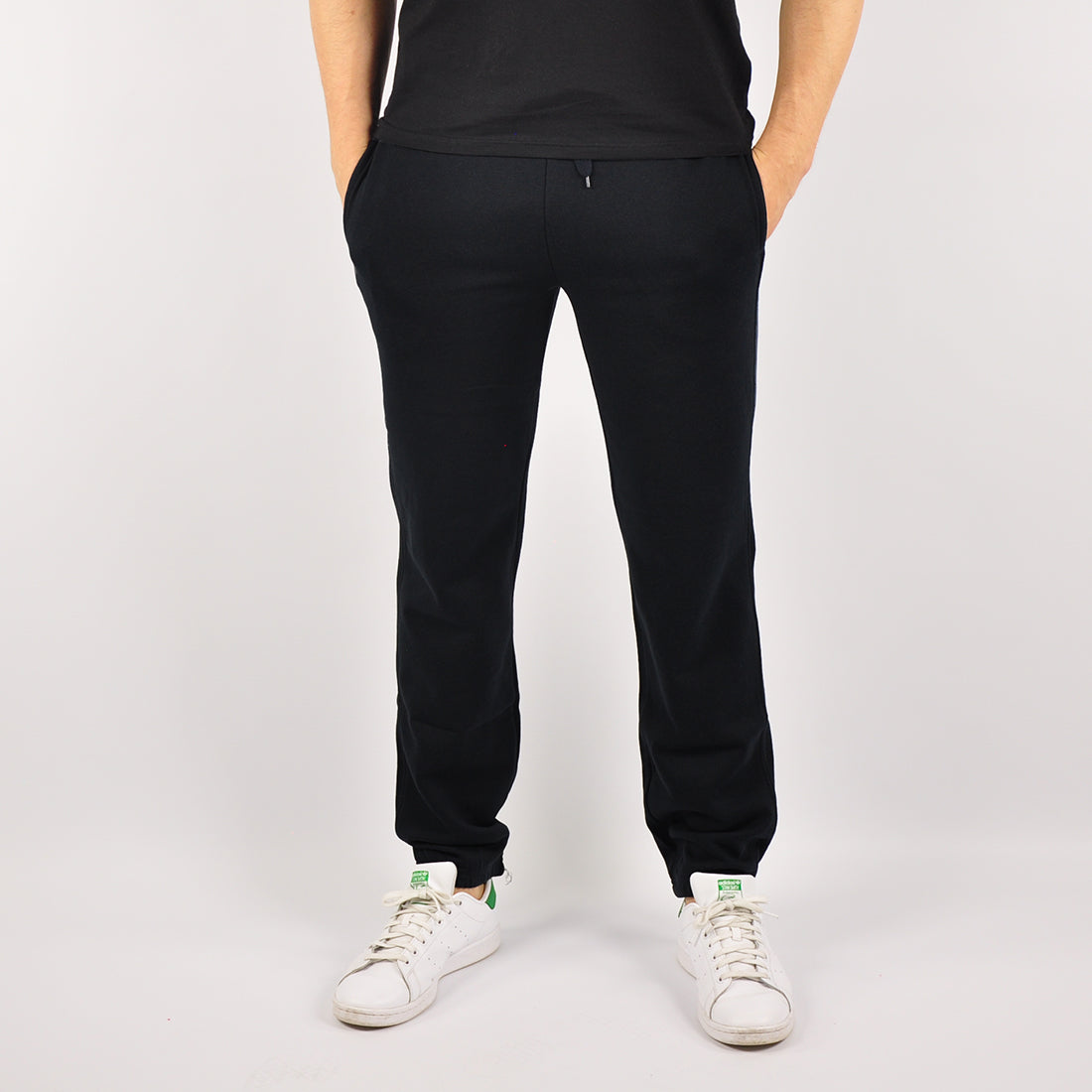 Maxi №2 – Schwarze Jogginghose mit weißem Druck
