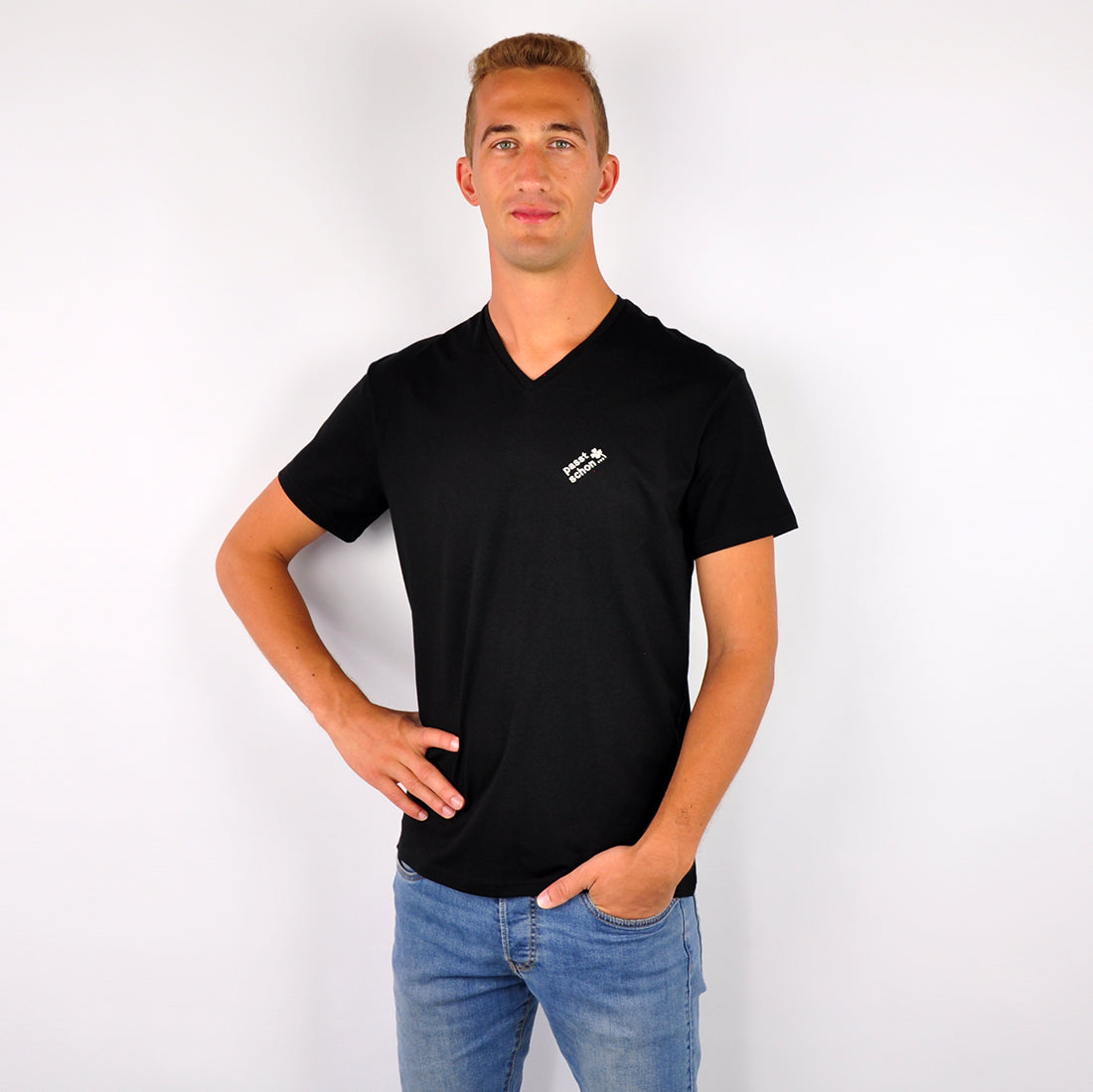 Markus №4 | Leicht tailliert geschnittenes T-Shirt mit V-Ausschnitt