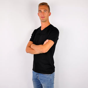 Markus №3 | Leicht tailliert geschnittenes T-Shirt mit V-Ausschnitt