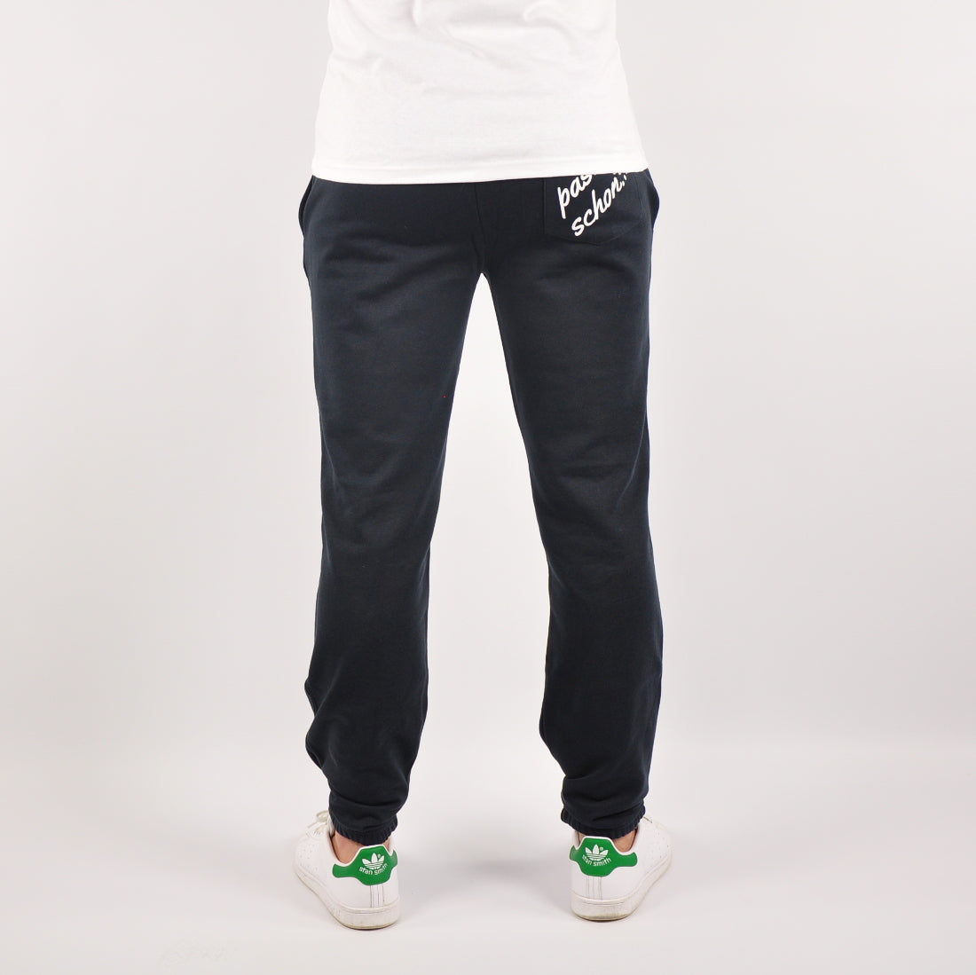 Maxi №3 – Dunkelblaue Jogginghose mit weißem Druck