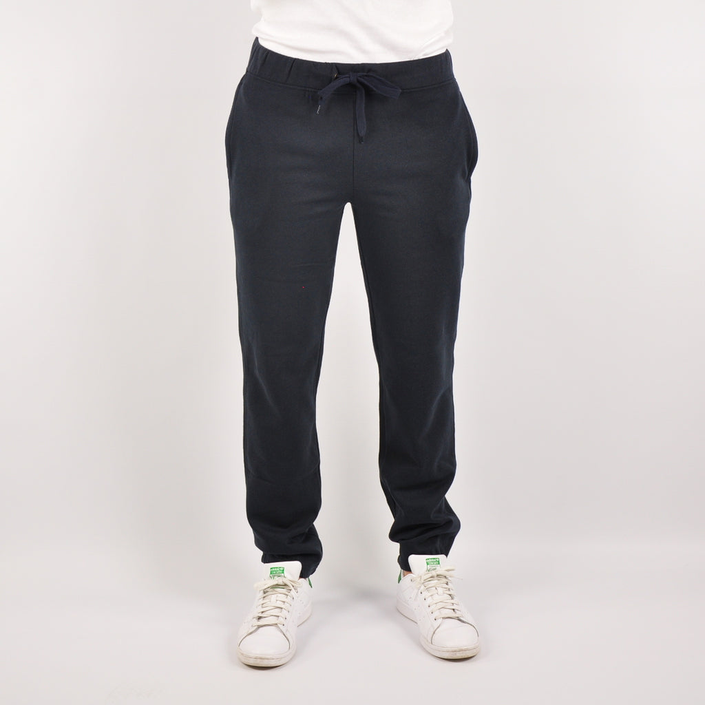 Maxi №3 – Dunkelblaue Jogginghose mit weißem Druck