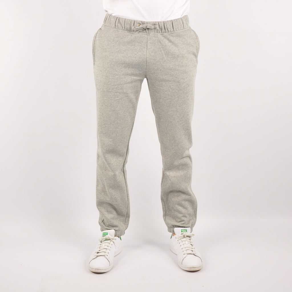 Maxi №1 – Graue Jogginghose mit weißem Druck