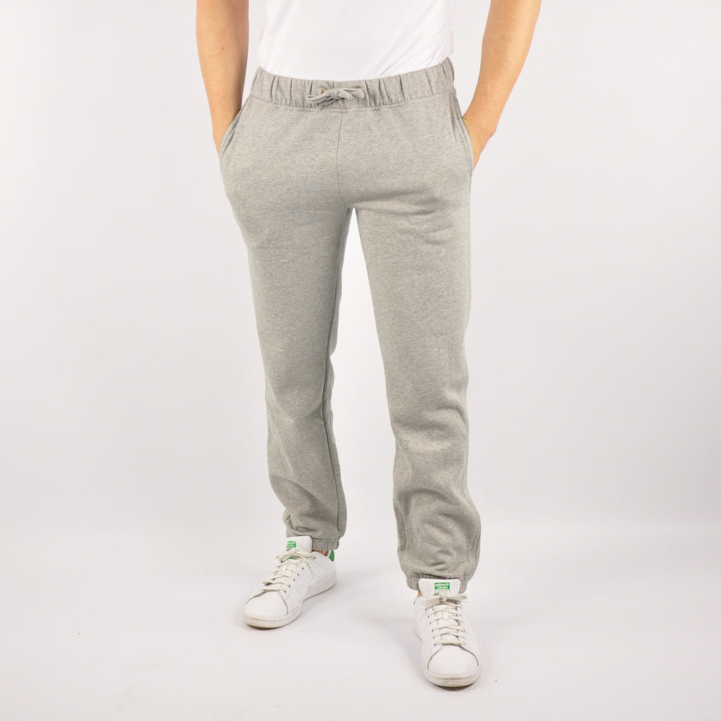 Maxi №1 – Graue Jogginghose mit weißem Druck