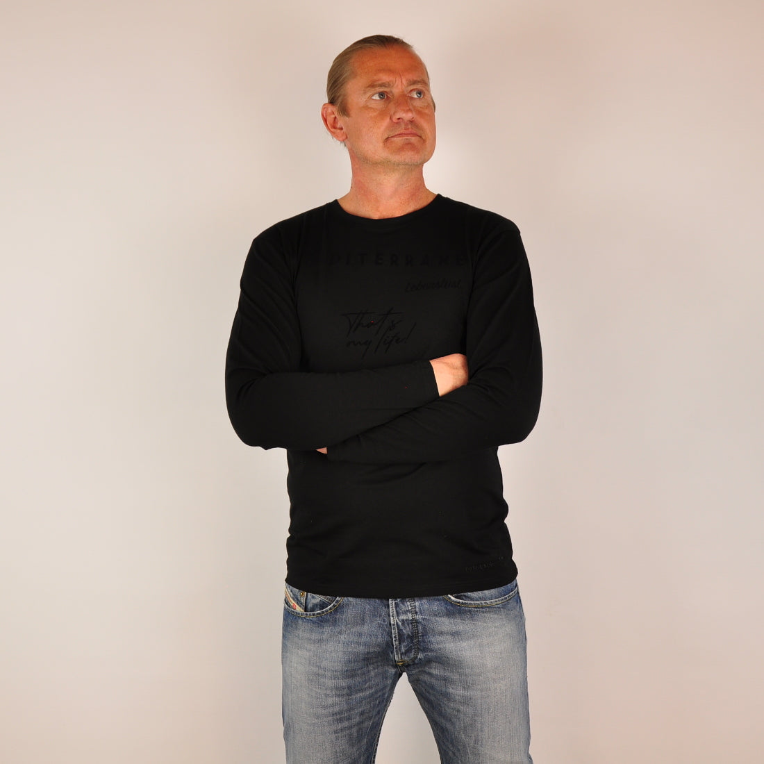 MEDITERRAN Men №4 – Schwarzes Langarm T-Shirt Ton in Ton