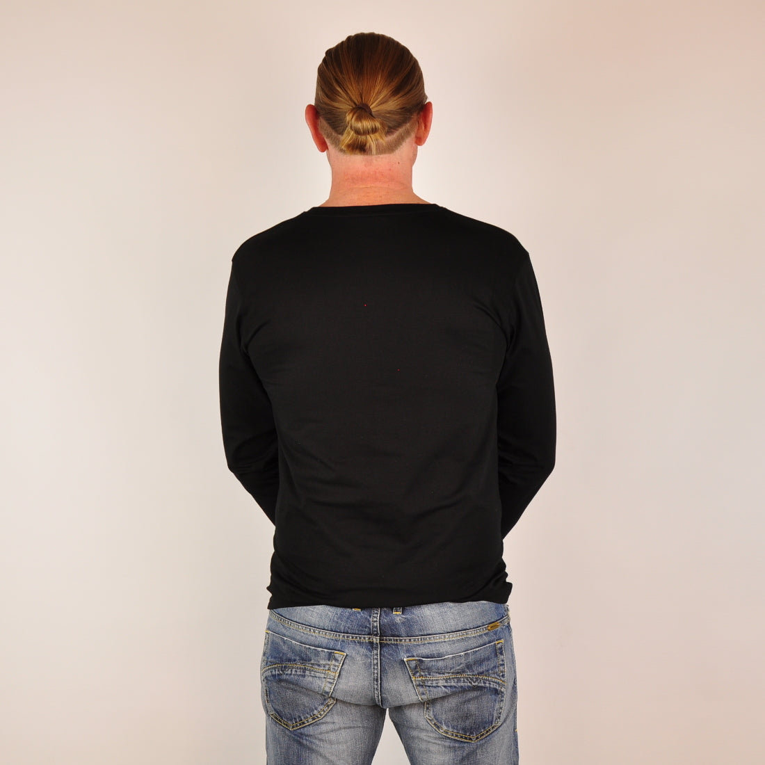 MEDITERRAN Men №4 – Schwarzes Langarm T-Shirt Ton in Ton