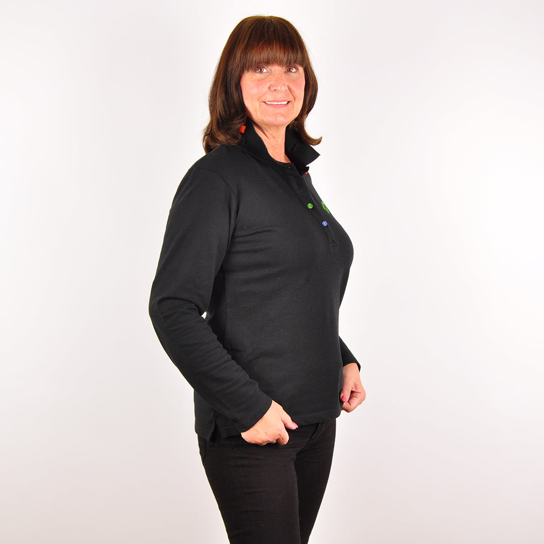 Antonia №2 – Schwarzes Langarm-Poloshirt mit giftgrüner Logostickerei
