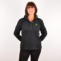 Antonia №2 – Schwarzes Langarm-Poloshirt mit giftgrüner Logostickerei