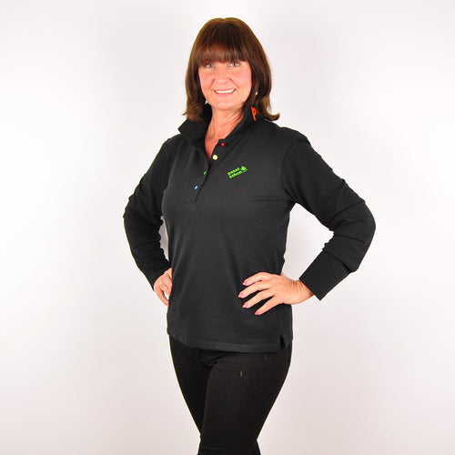 Antonia №2 – Schwarzes Langarm-Poloshirt mit giftgrüner Logostickerei